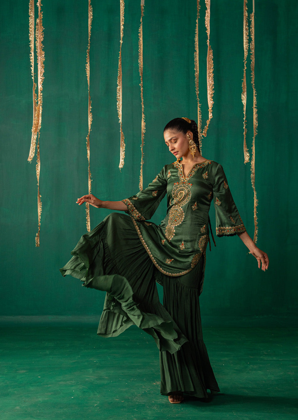 Green Straight Kurta With Staright Pants