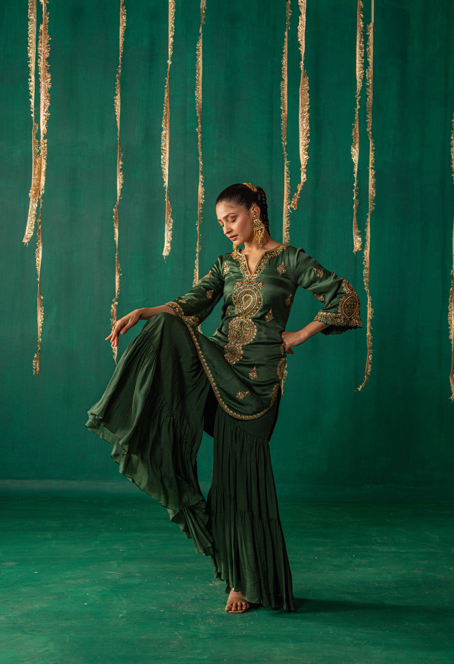 Green Straight Kurta With Staright Pants