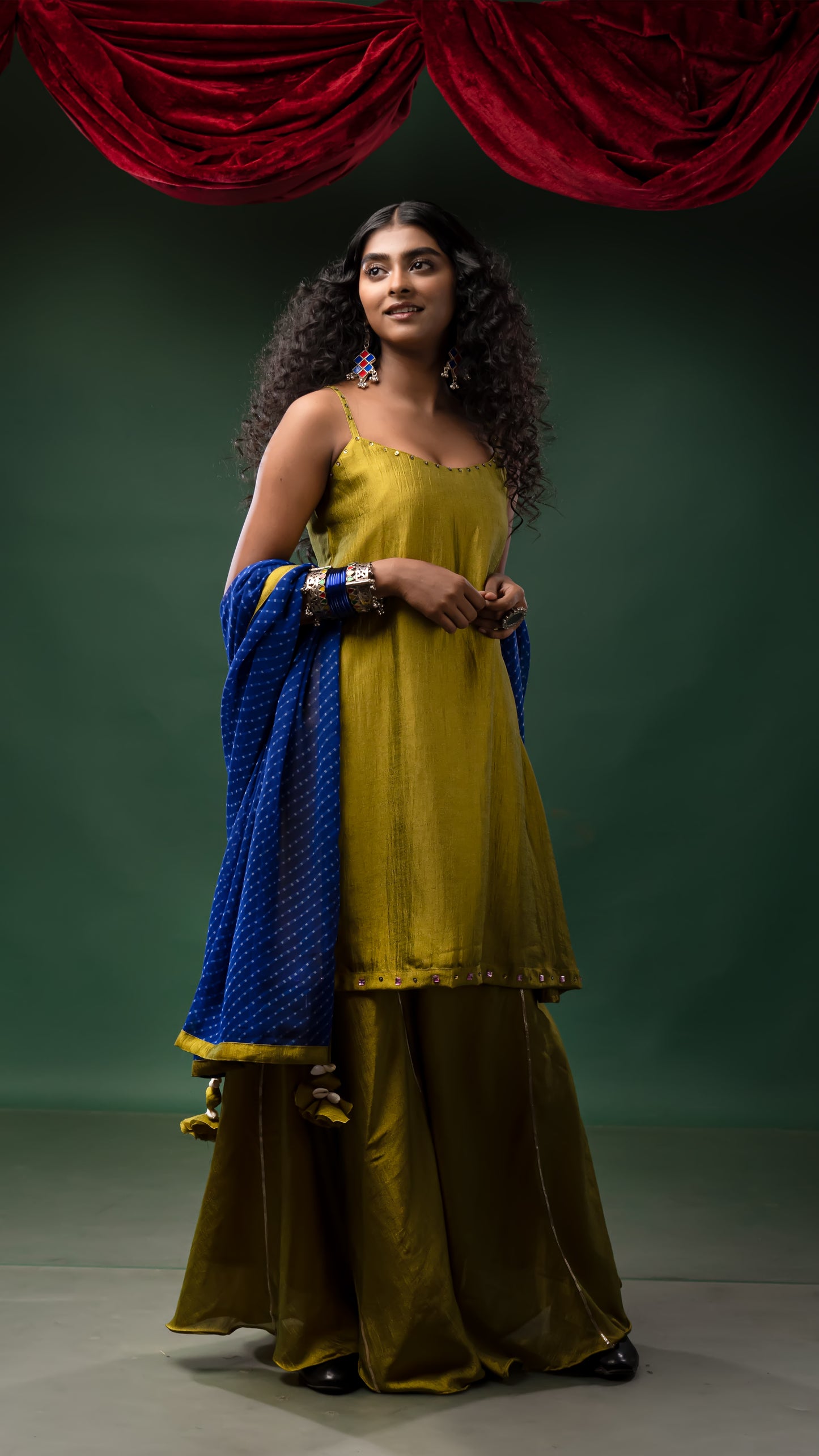 Kaccha Aam Gola Gharara Set