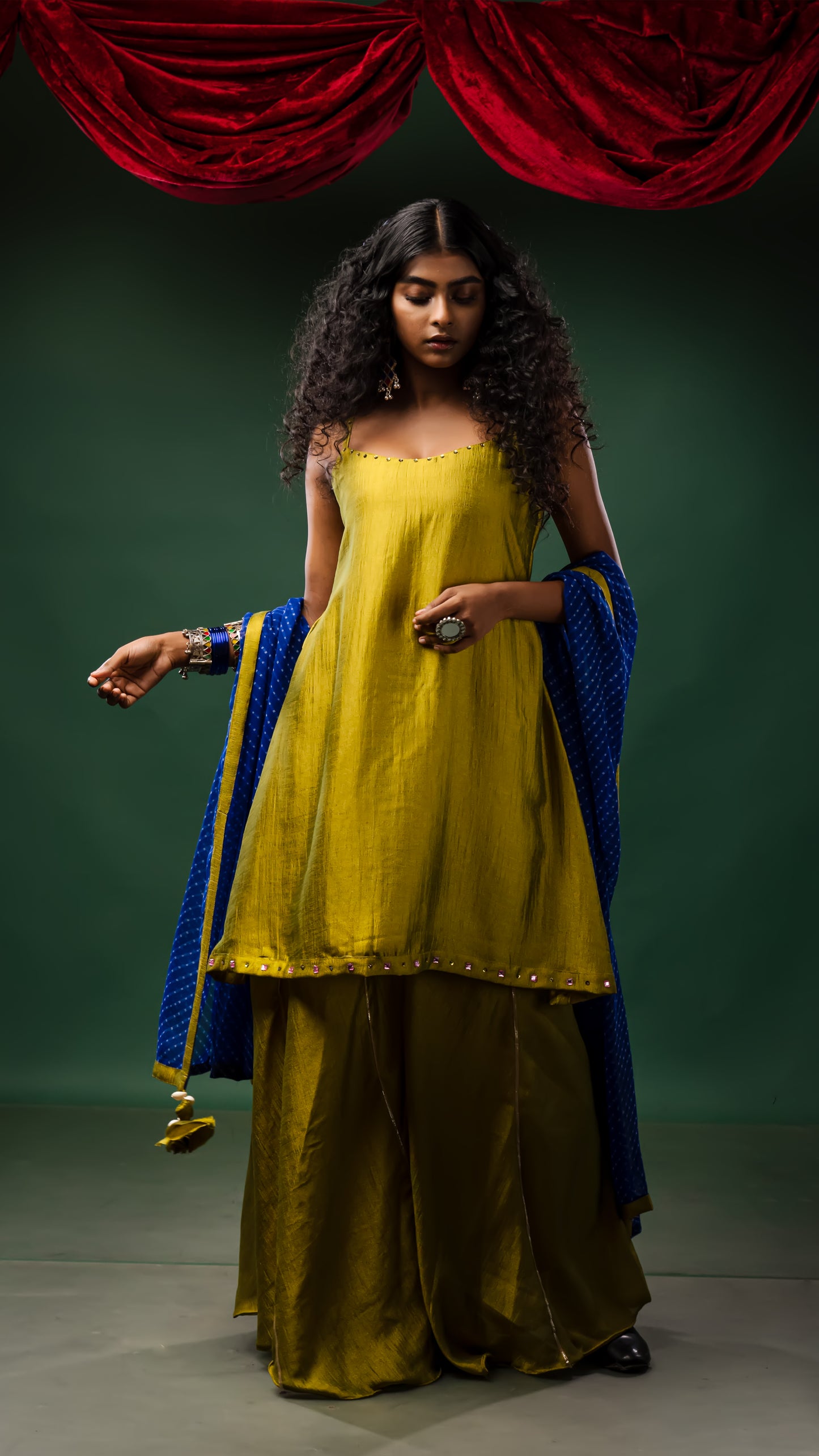 Kaccha Aam Gola Gharara Set