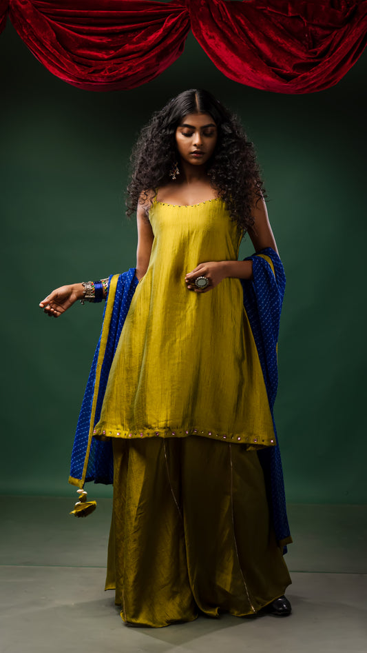 Kaccha Aam Gola Gharara Set