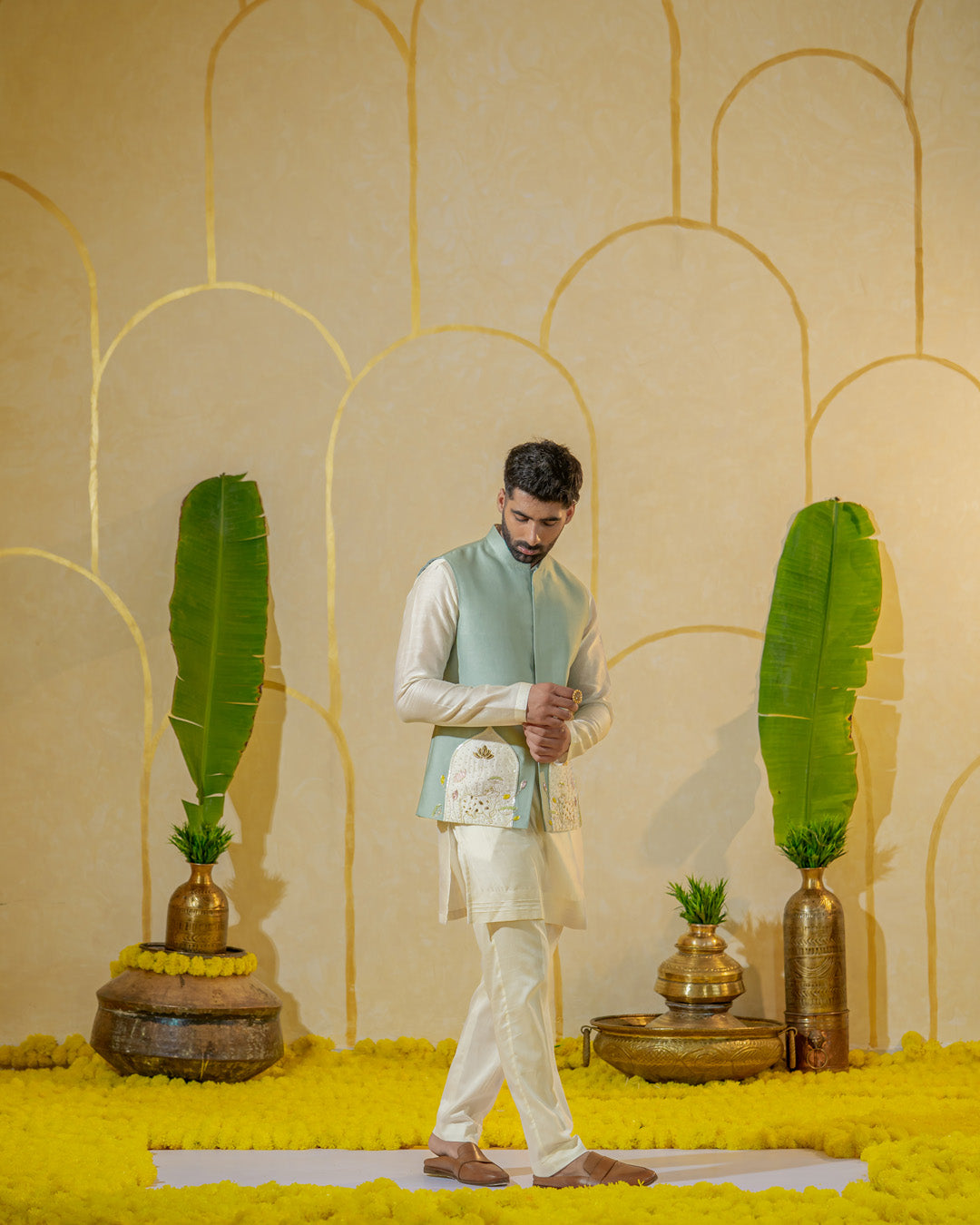 Ivory pin-patch Short kurta set