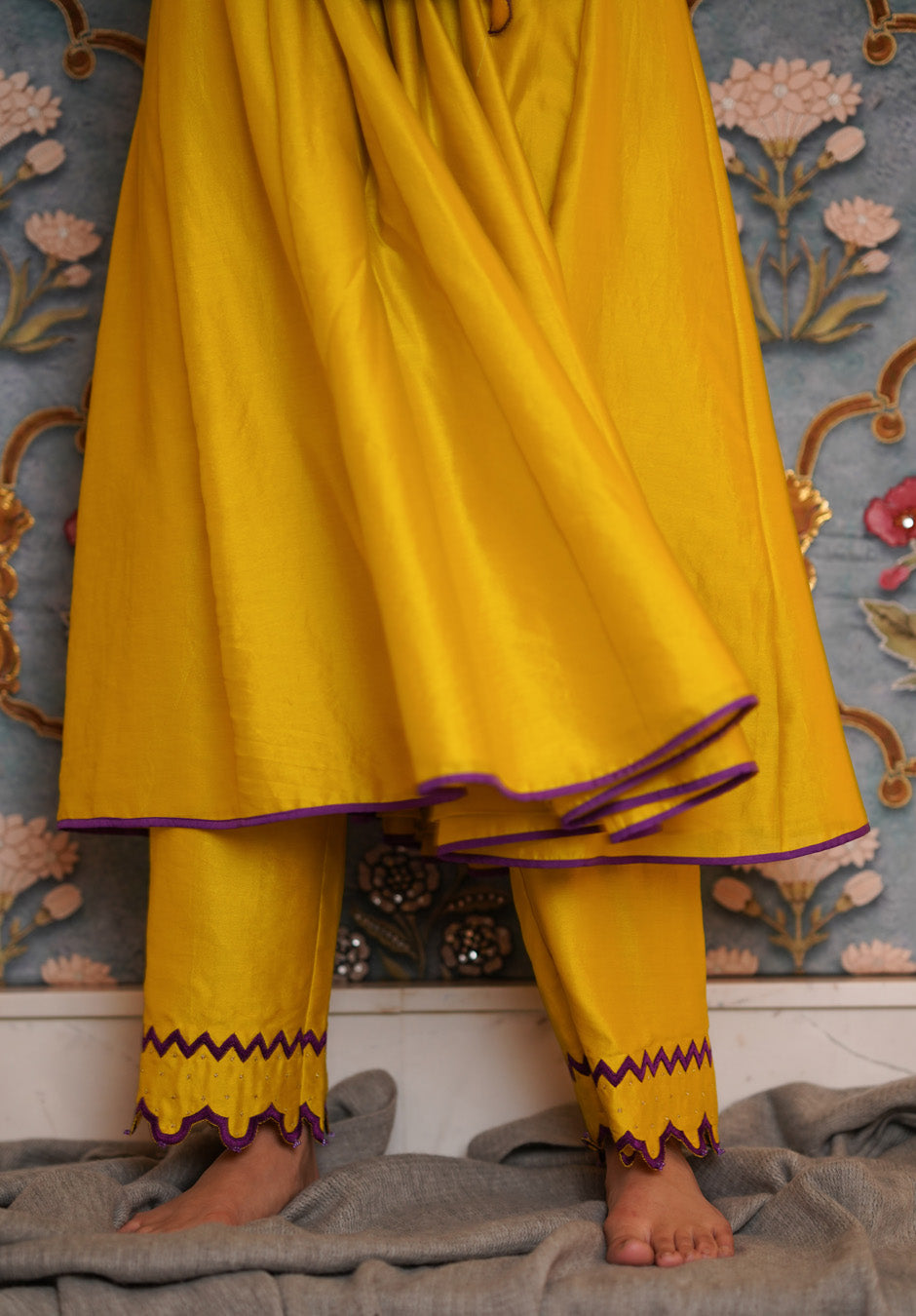 Yellow Chanderi Puff Sleeve Kurta Pant And Stole