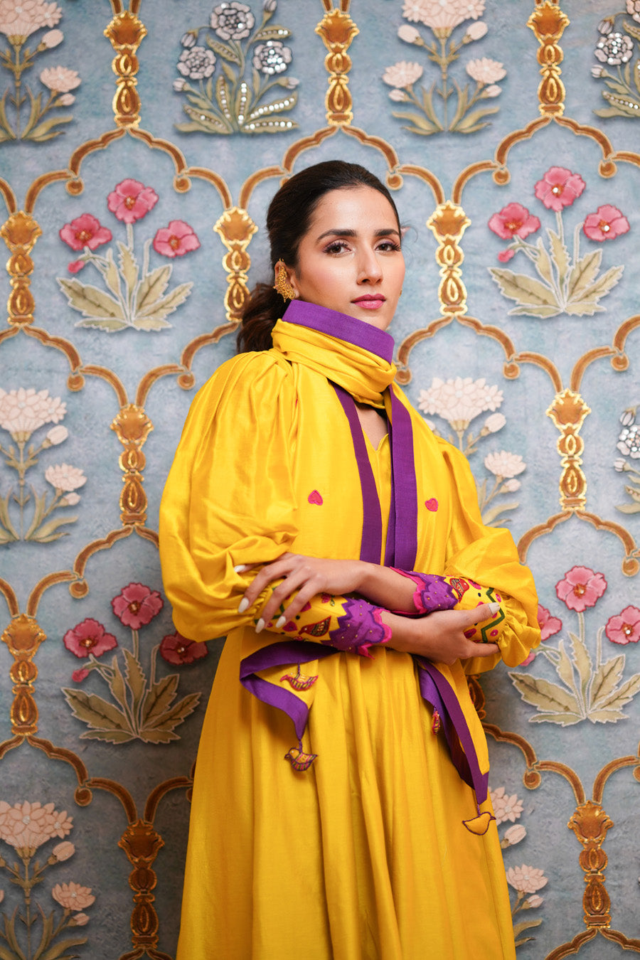 Yellow Chanderi Puff Sleeve Kurta Pant And Stole