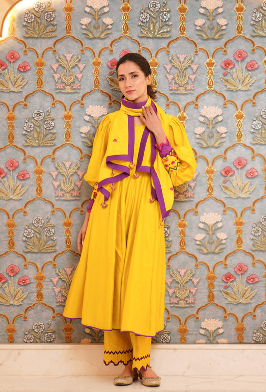 Yellow Chanderi Puff Sleeve Kurta Pant And Stole