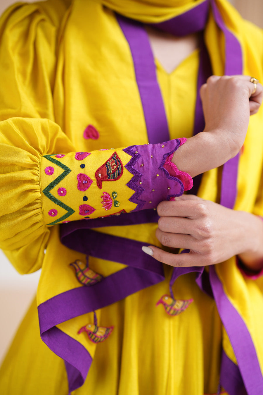 Yellow Chanderi Puff Sleeve Kurta Pant And Stole
