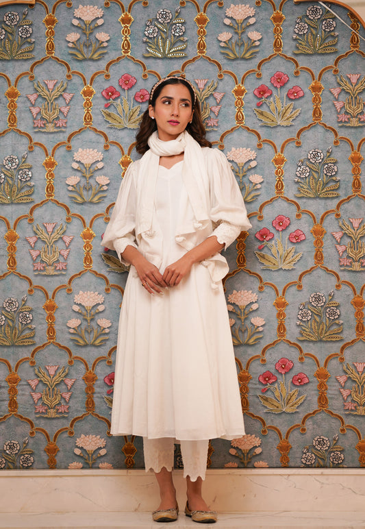 White Moss Crepe Puff Sleeve Kurta Pant With Stole