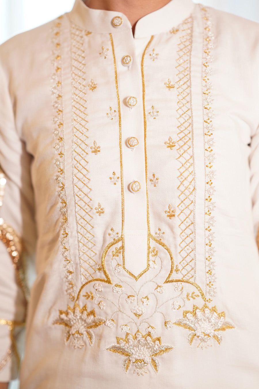 White Moss Crepe Kurta Salwar Set With Potli Bag